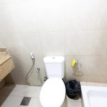Small Budget Rooms For 'Girls' Only In Dubai, Marina Exterior photo
