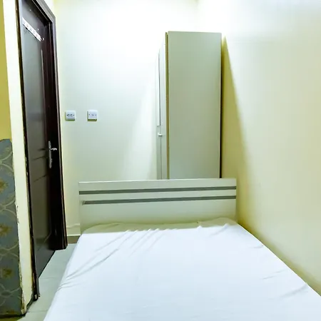 Small Budget Rooms For 'Girls' Only In Dubai, Marina Exterior photo