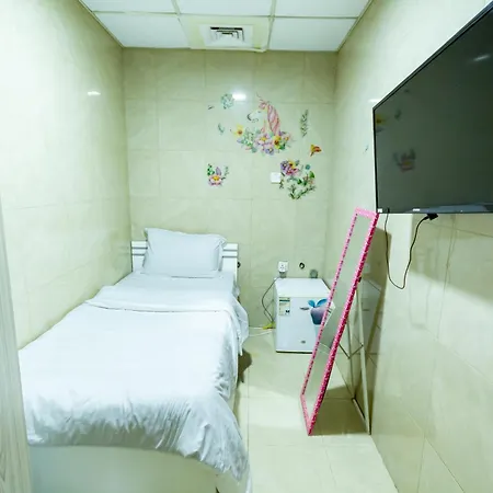 Small Budget Rooms For 'Girls' Only In Dubai, Marina Exterior photo