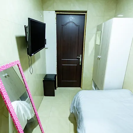 Small Budget Rooms For 'Girls' Only In Dubai, Marina Exterior photo