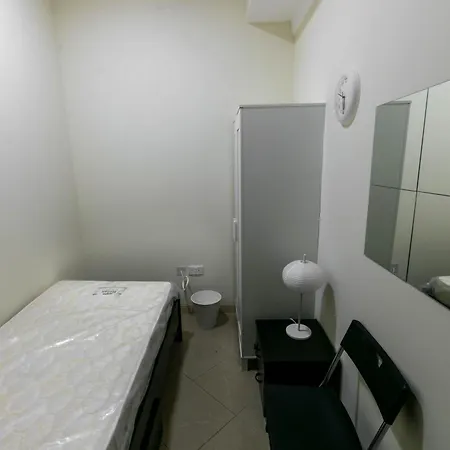 Small Budget Rooms For 'Girls' Only In Dubai, Marina Exterior photo