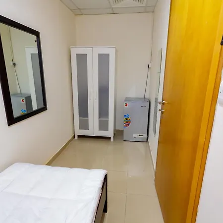 Small Budget Rooms For 'Girls' Only In Dubai, Marina Exterior photo