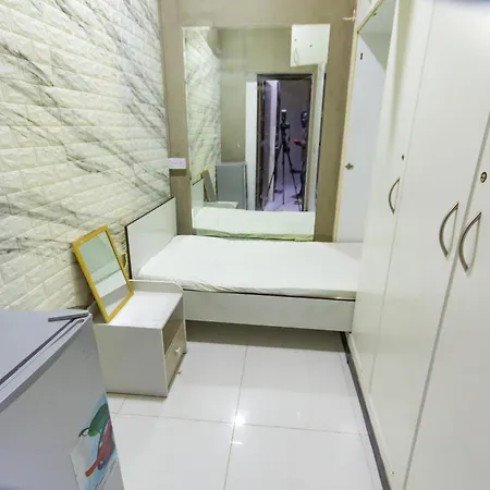 Small Budget Rooms For 'Girls' Only In Dubai, Marina Exterior photo