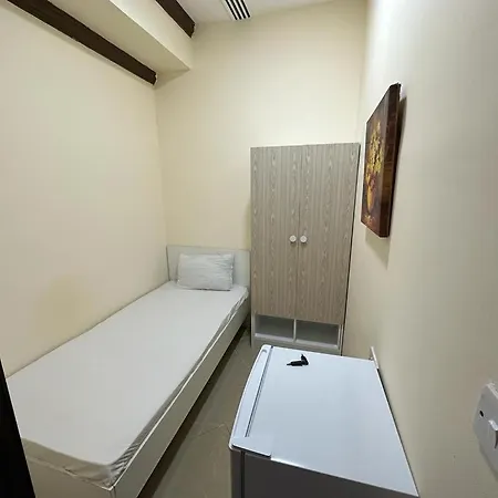 Small Budget Rooms For 'Girls' Only In Dubai, Marina Exterior photo