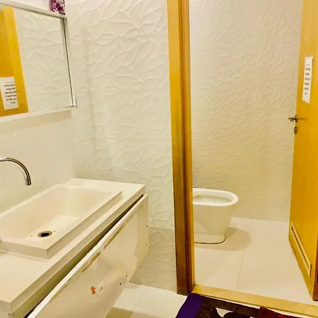 Small Budget Rooms For 'Girls' Only In Dubai, Marina Exterior photo