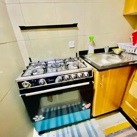 Small Budget Rooms For 'Girls' Only In Dubai, Marina Exterior photo
