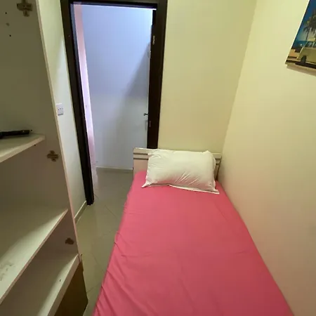Small Budget Rooms For 'Girls' Only In Dubai, Marina Exterior photo