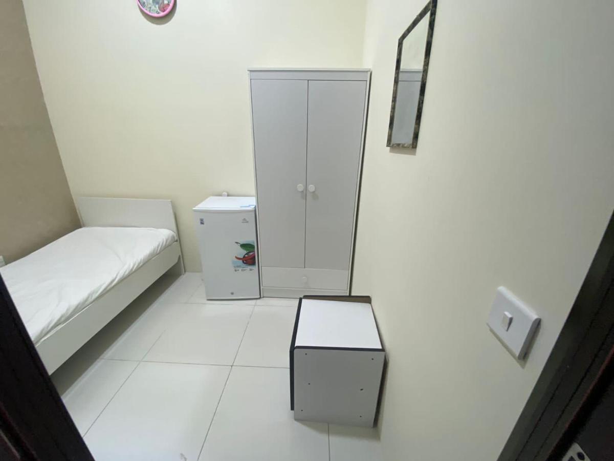 Homestay Small Budget For 'girls' Only In Dubai, Marina *