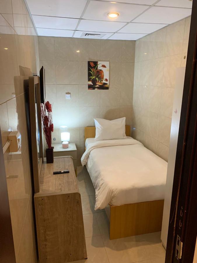 Small Budget For 'girls' Only In Dubai, Marina Homestay Dubai