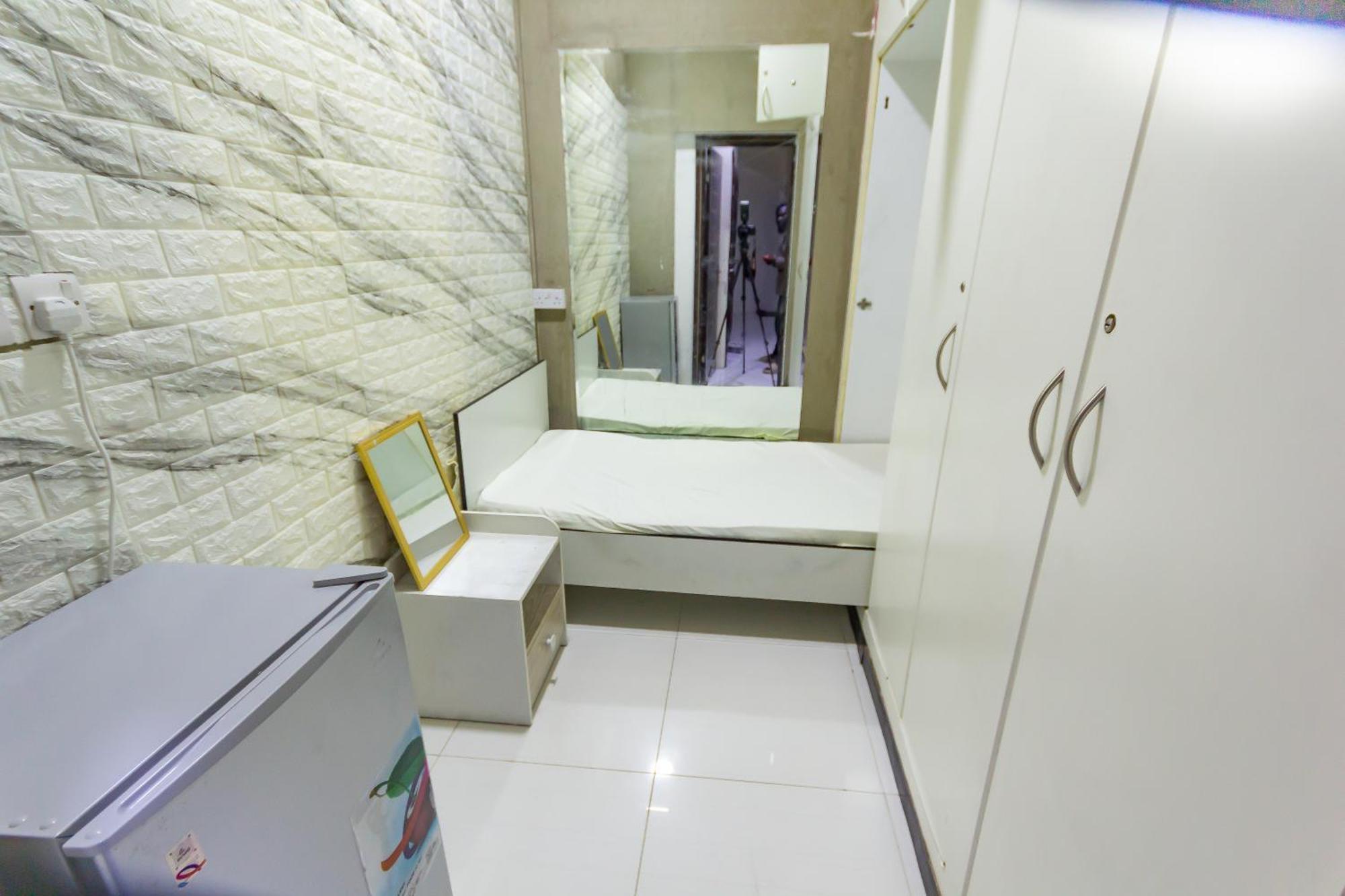 Small Budget For 'girls' Only In Dubai, Marina