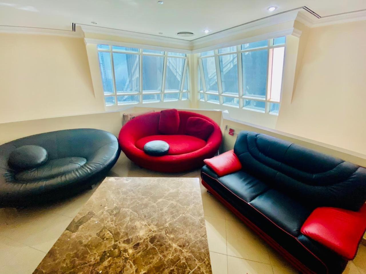 Small Budget For 'girls' Only In Dubai, Marina Homestay *