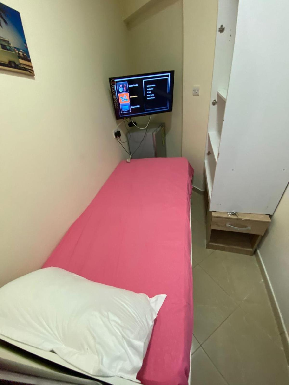 Small Budget For 'girls' Only In Dubai, Marina